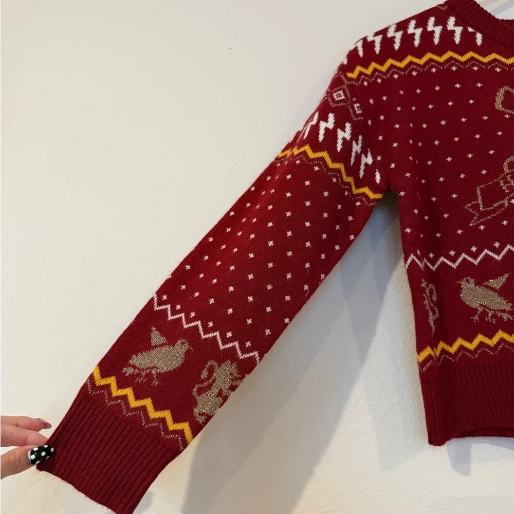 Kids Harry Potter Hogwarts Red Knit Sweater Gold Yellow White Sz Youth S/M 17.5” - Picture 2 of 5